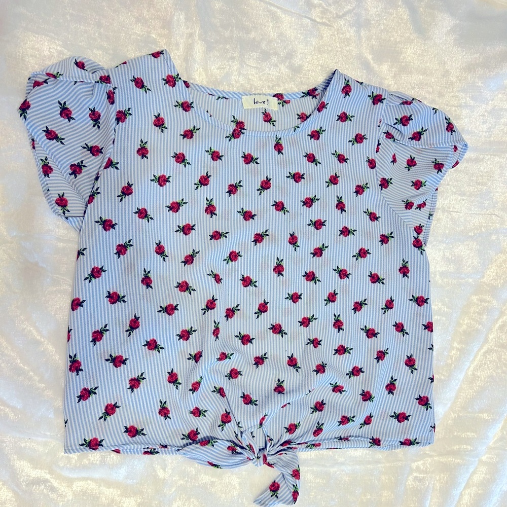 Floral summery cropped blouse